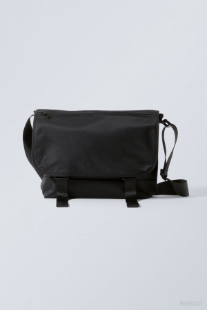 Weekday Messenger Bag バッグ メンズ 黒 Japan | I0Y-8536