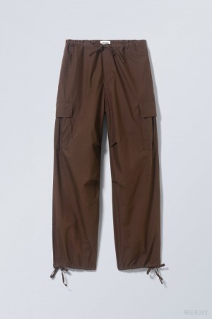 Weekday Parachute Loose Cargo Trousers ズボン メンズ 暗ブラウン Japan | K4E-9388