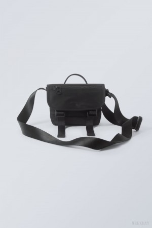 Weekday Tiny Messenger Bag バッグ メンズ 黒 Japan | L5H-1680