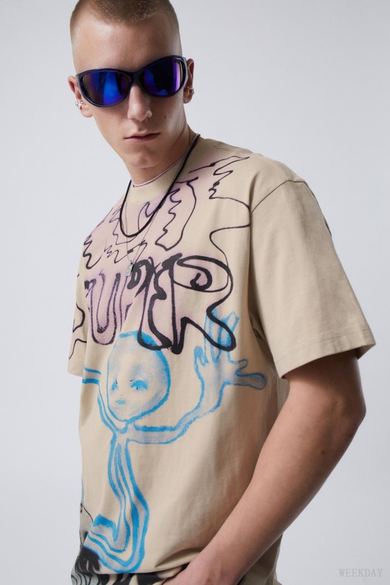 Weekday Oversized グラフィック Printed T-shirt Tシャツ メンズ ベージュ Japan | N6N-4350