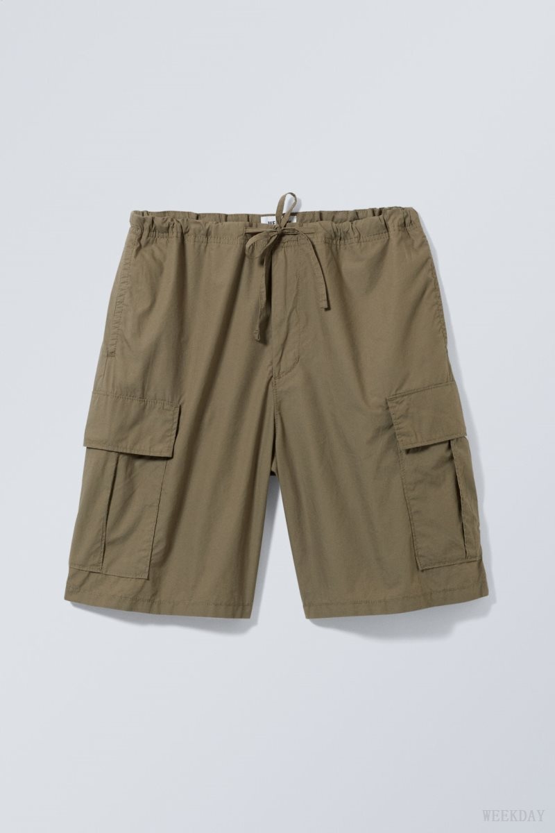 Weekday Parachute Loose Cargo Shorts ショートパンツ メンズ カーキ Japan | F2P-9975